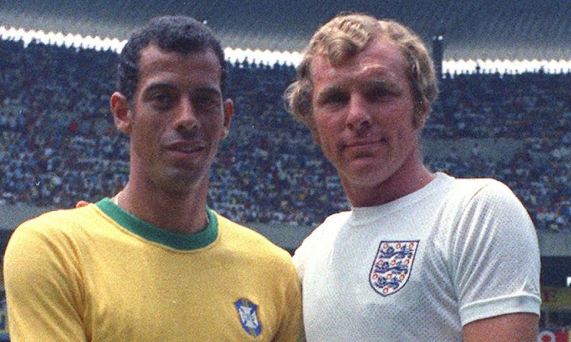 Thành công trong sự nghiệp chuyên nghiệp của Bobby Moore