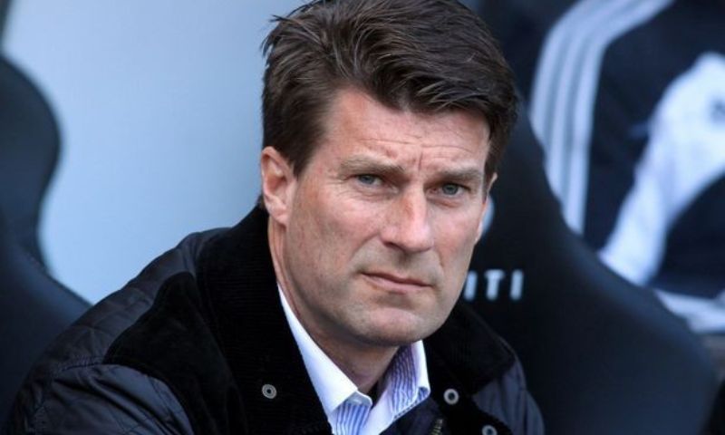 Sự nghiệp cầu thủ trong trang tiểu sử Michel Laudrup