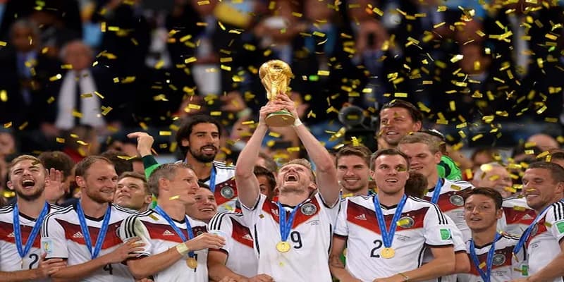 Kroos là ngòi nổ cho chức vô địch World Cup của cỗ xe tăng Đức